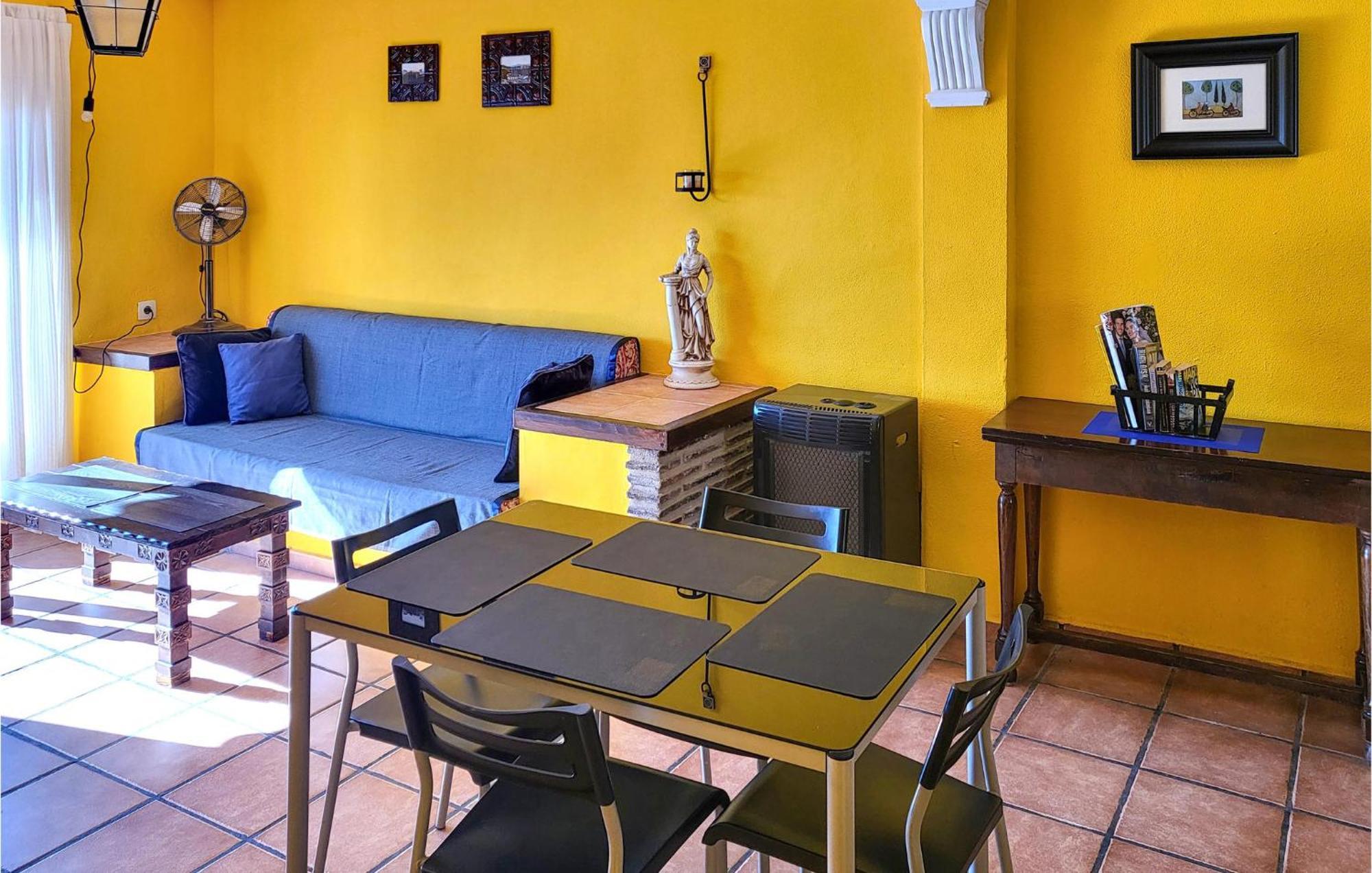 2 Bedroom Cozy Apartment In El Campello Buitenkant foto