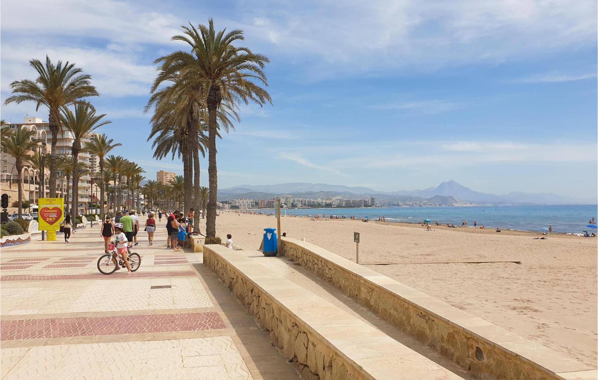 2 Bedroom Cozy Apartment In El Campello Buitenkant foto