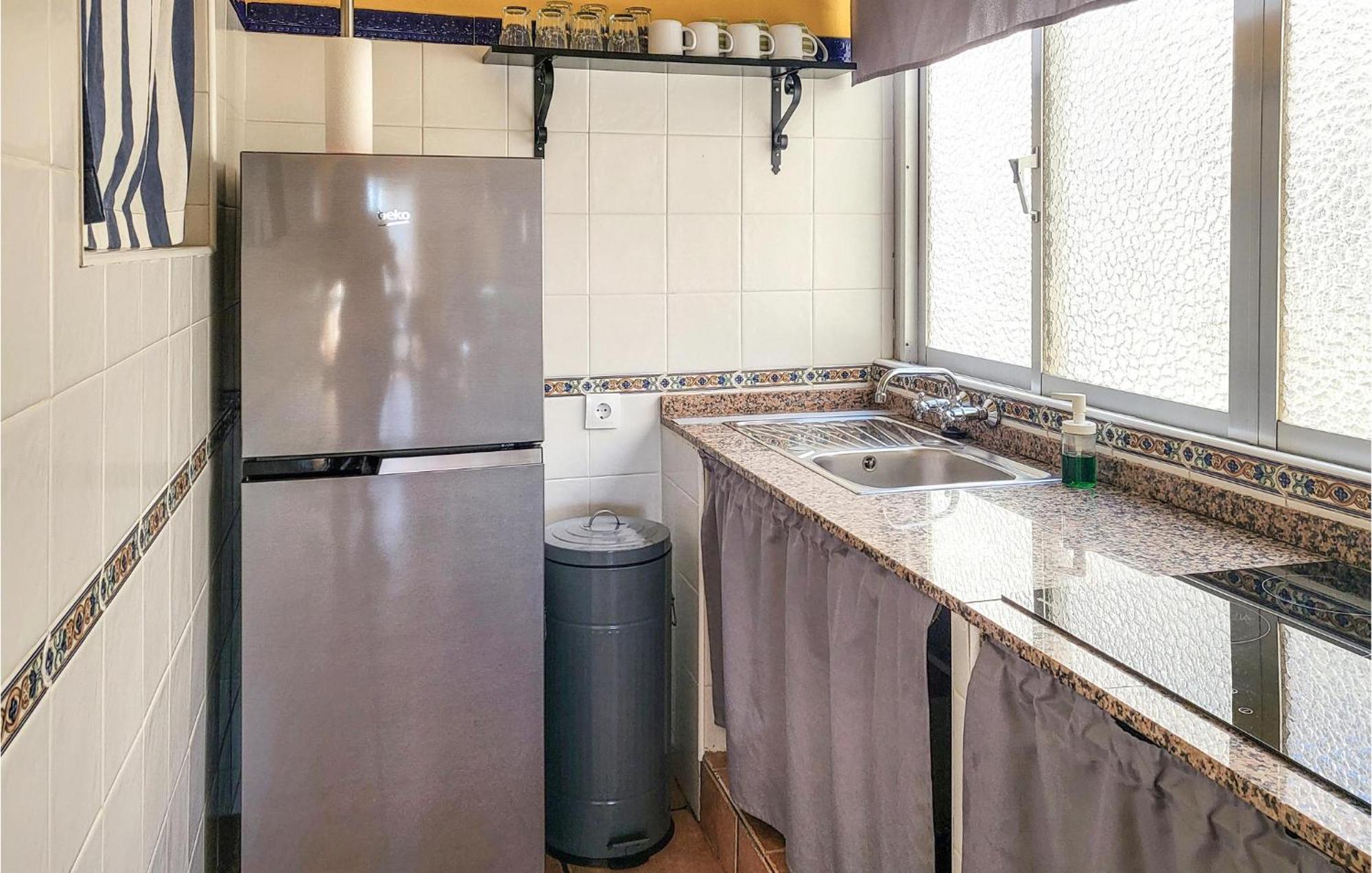 2 Bedroom Cozy Apartment In El Campello Buitenkant foto